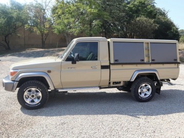 Beige smoothmediumgrey