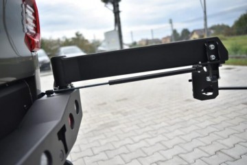 Hilux2020 sr5mocowanieprawe2 768x513