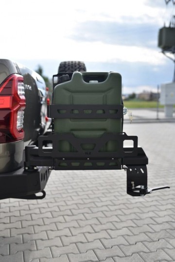 Hilux2020 sr5uchwytkanistra18 rotated