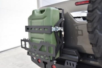 Hilux2020 sr5uchwytkanistra20 768x513
