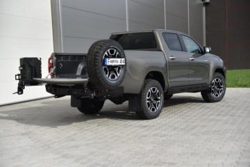 Hilux2020 sr5uchwytkola15 768x513