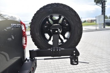 Hilux2020 sr5uchwytkola5 768x513