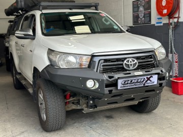 Hiluxdakarfrontbumper1