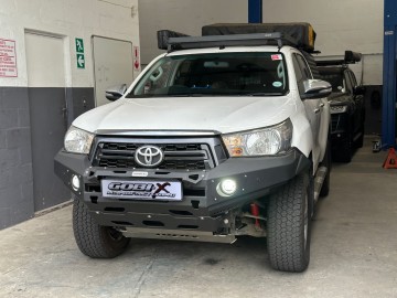 Hiluxdakarfrontbumper1
