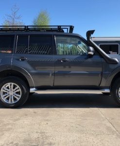 Mitsubishi pajero iv bagaznik fabryka 4x4 2 247x300