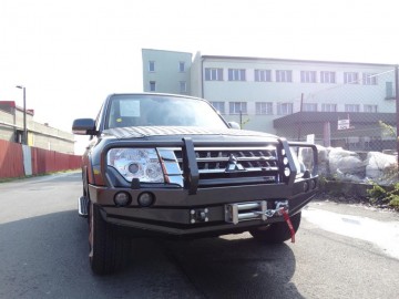 Mitsubishi pajero iv zderzak przod z bullbarem