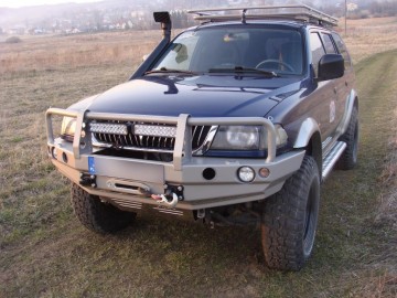 Mitsubishi pajero spor