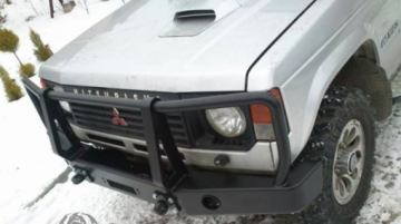 Mitsubishipajeroizderzakprzodzbullbaremfabryka4x43 510x286