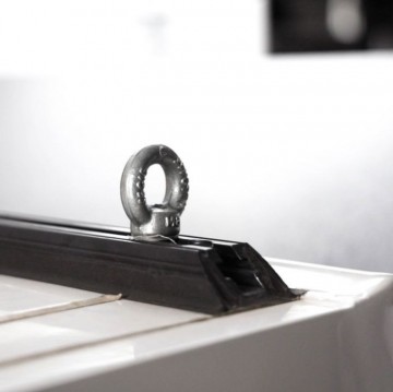 Slotted roofrails outside1711