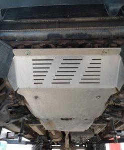 Toyota hilux 05 08 oslona silnika fabryka 4x4 1 247x300 2