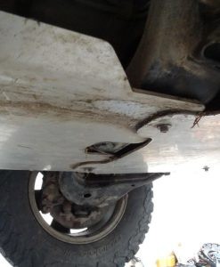 Toyota hilux 05 08 oslona skrzyni fabryka 4x4 5 247x300 3