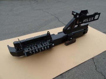 Toyota hilux 08 11 mocowanie kola i kanistra fabryka 4x4 7 510x383