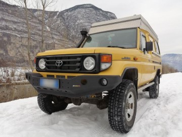 Toyota hzj 71 zderzak przod bez bullba fabryka 4x4