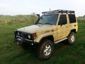 Toyota hzj 71 zderzak przod z bullbarem fabryka 4x4 2 510x383