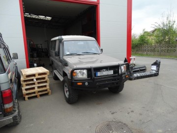 Toyota hzj 78 zderzak przod z bullbarem fabryka 4x4 2