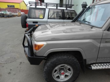 Toyota hzj 78 zderzak przod z bullbarem fabryka 4x4