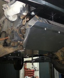 Toyota j 100 oslona silnika fabryka 4x4 1 247x300