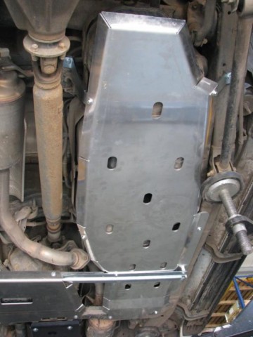 Toyota200oslonazbiornikapaliwafabryka4x4 510x680 0