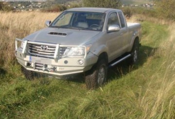 Toyotahilux11 15zderzakprzodzbullbaremfabryka4x427 510x347